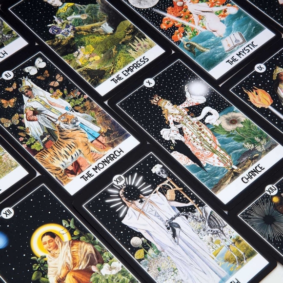 The Intuitive Night Goddess Tarot - Picture 2 of 4